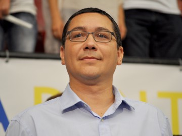 Victor Ponta RENUNŢĂ la titlul de doctor în drept